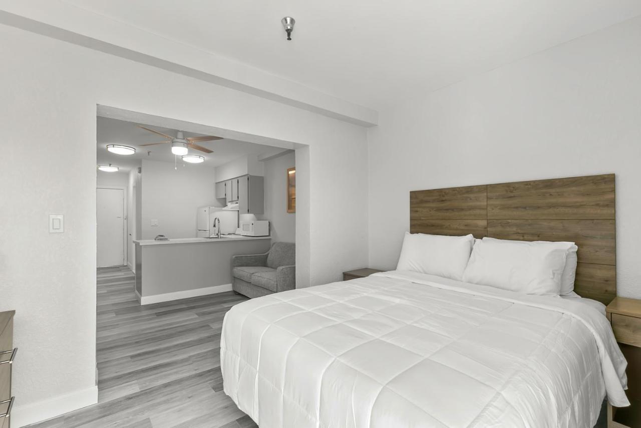 Grand Shores West Redington Shores Exterior photo